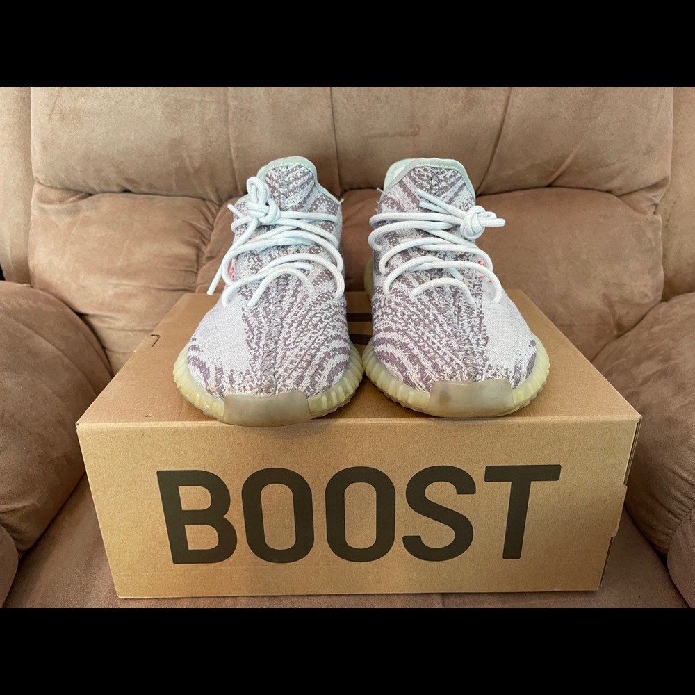 Adidas Yeezy Boost 350 V2 - Blue Tint